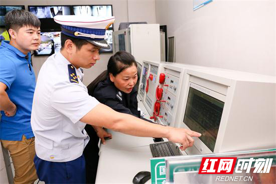 【平安消防】张家界消防推行&ldquo;双随机一公开&rdquo;消防监管工作 10月份随机生成99家抽检单位