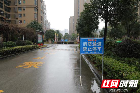 张家界消防走进小区开展消防通道检查 (2).jpg 张家界消防走进小区开展消防通道检查 (2).jpg