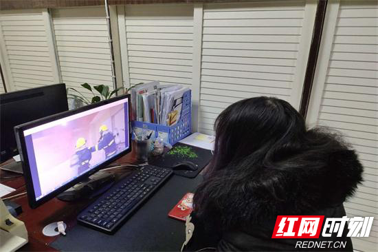 观看消防直播.jpg 观看消防直播.jpg