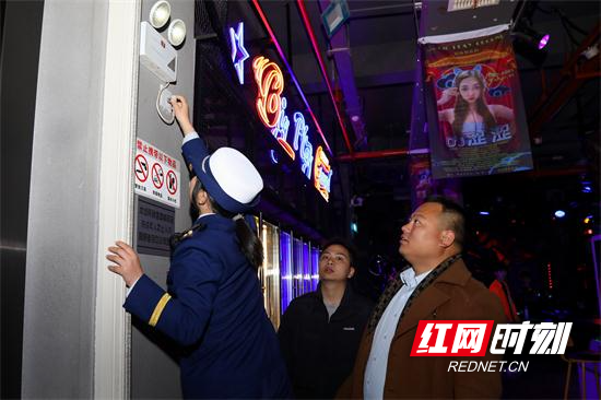 张家界消防“四驾齐驱”推进春季防火宣传工作 (2).jpg 张家界消防“四驾齐驱”推进春季防火宣传工作 (2).jpg