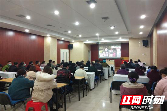 张家界消防组织观看直播课 助力复工复产消防安全 (3).jpg 张家界消防组织观看直播课 助力复工复产消防安全 (3).jpg