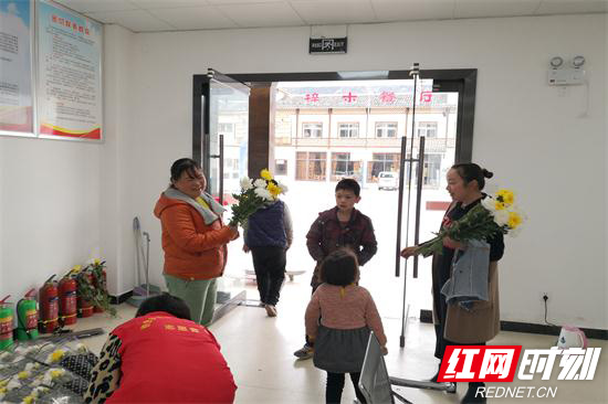 【平安消防】张家界市社区消防宣传大使一线展开清明宣传