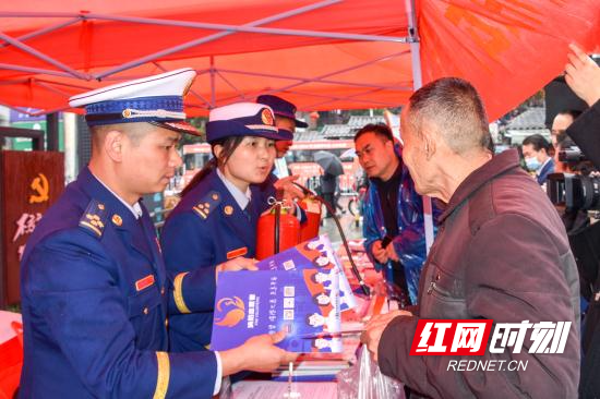 张家界消防&ldquo;四驾齐驱&rdquo;推进春季防火宣传工作