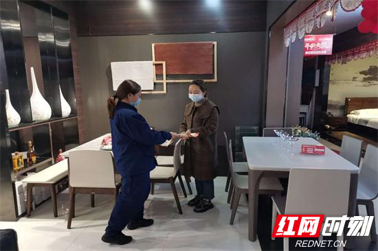 张家界消防开展清明节前消防宣传服务 (6).jpg 张家界消防开展清明节前消防宣传服务 (6).jpg