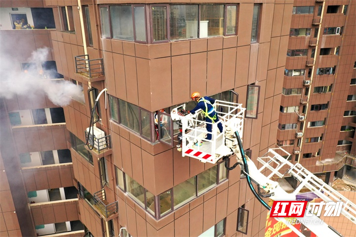 高层建筑灭火演练 (4).jpg