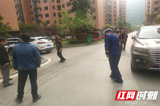 张家界消防宣传服务队打造“无死角”消防宣传模式 (2).jpg 张家界消防宣传服务队打造“无死角”消防宣传模式 (2).jpg