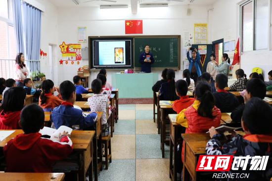 【平安消防】张家界消防走进学校开展消防主题班会