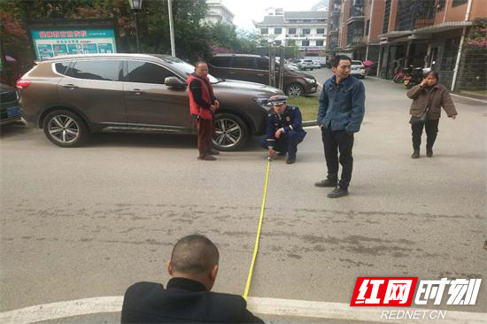 张家界消防宣传服务队打造“无死角”消防宣传模式 (3).jpg 张家界消防宣传服务队打造“无死角”消防宣传模式 (3).jpg