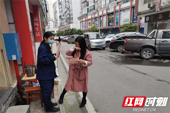 张家界消防开展清明节前消防宣传服务 (5).jpg 张家界消防开展清明节前消防宣传服务 (5).jpg