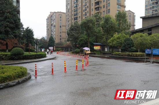 张家界消防走进小区开展消防通道检查 (3).jpg 张家界消防走进小区开展消防通道检查 (3).jpg
