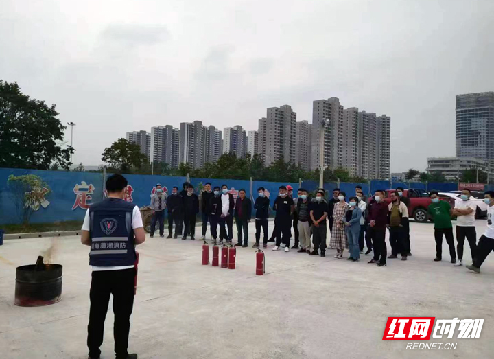 张家界市建筑工地开展消防知识宣传进工地 筑牢安全防线